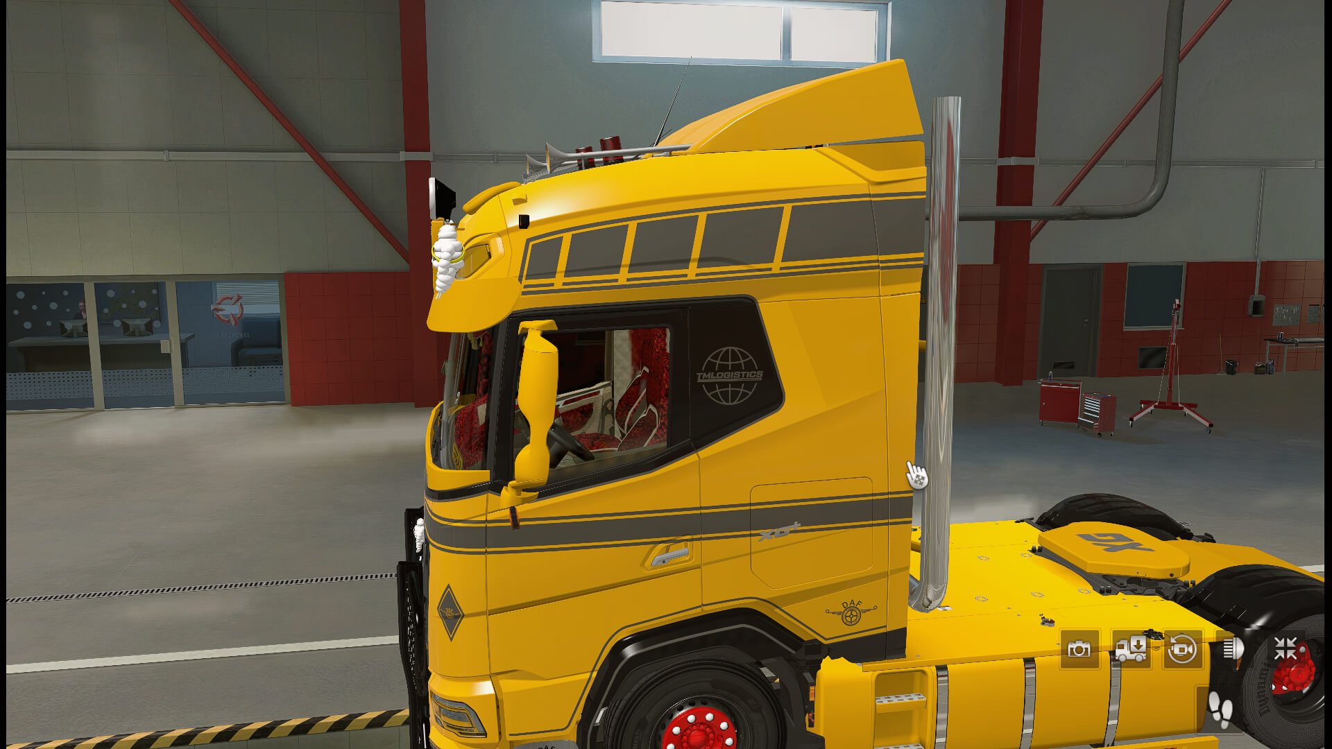 ets2-tm-interior-for-daf-2021-xf-xg-xg-danish-pluche-plushe-red