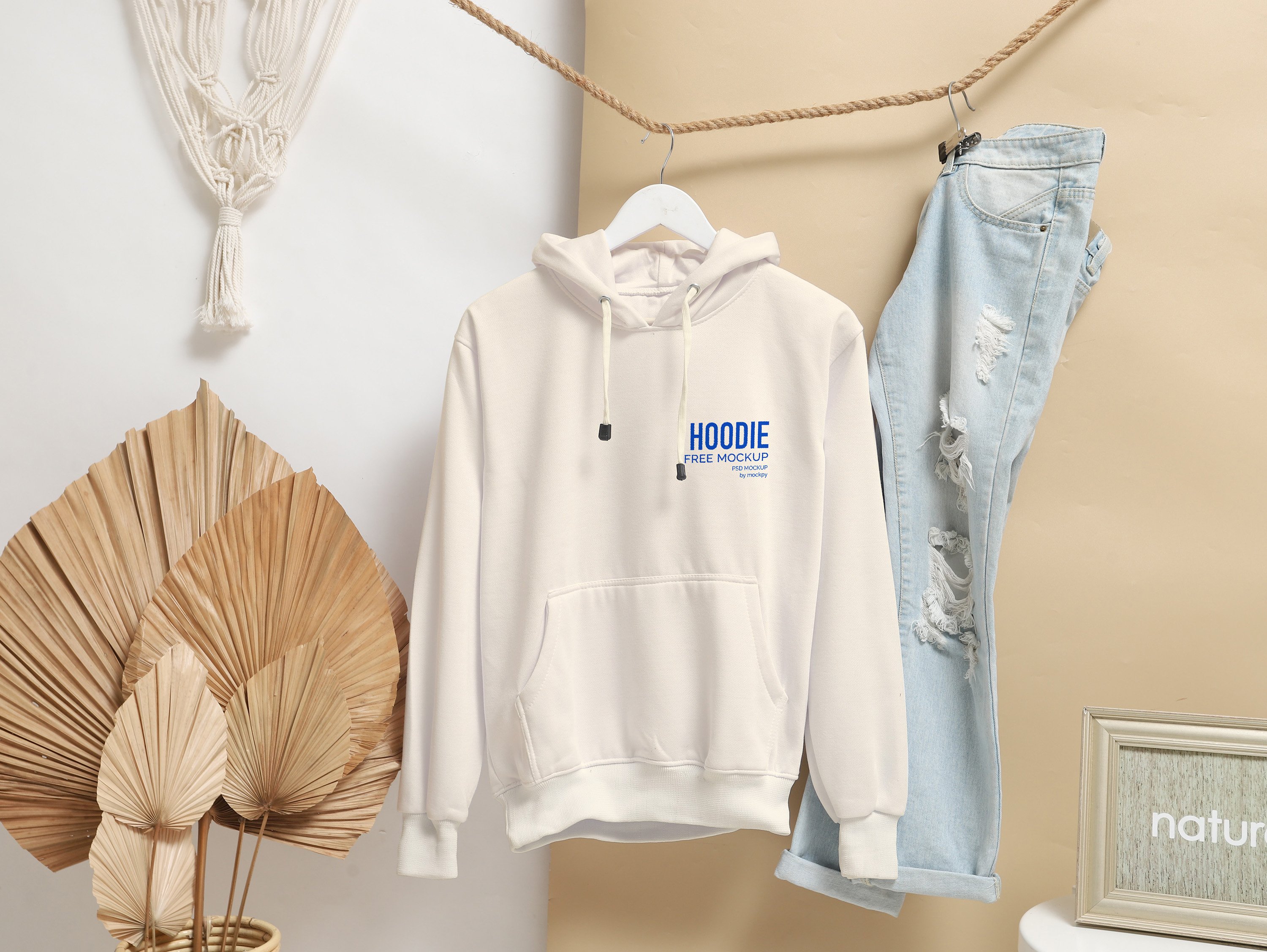 Free Hoodie Mockup Mo.31