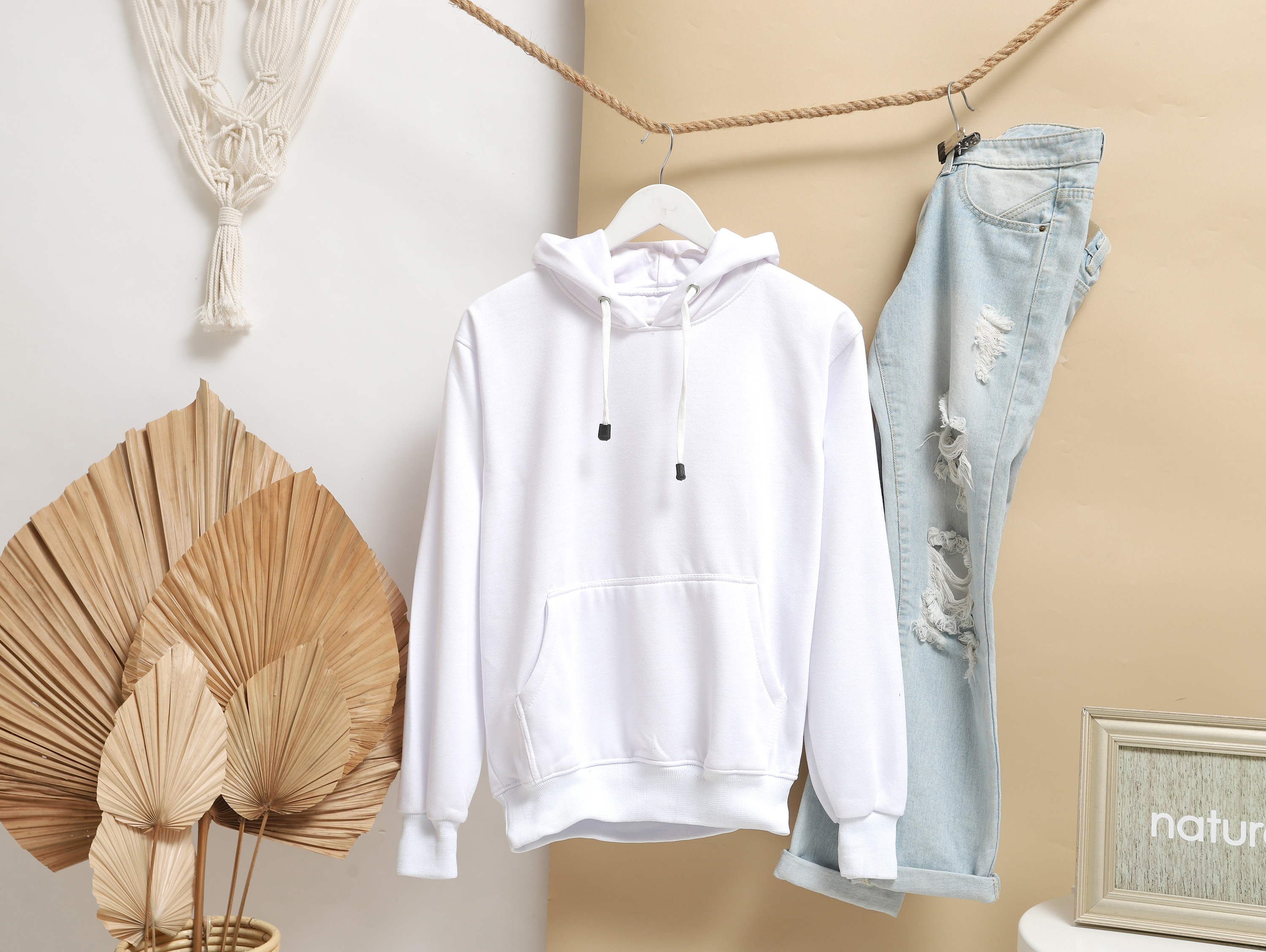 Free Hoodie Mockup Mo.31