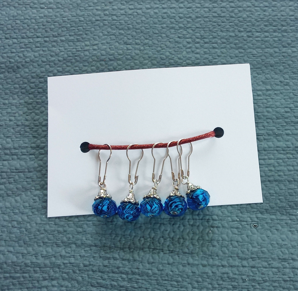 Set of 5 Blue Faceted Stitch Markers Progress Keepers Light Bulb
