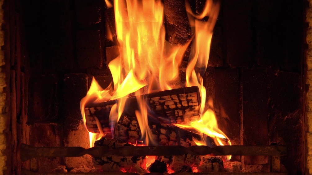 Close Up Fireplace Loop with Realistic Soft Crackling Fire Sounds 4K