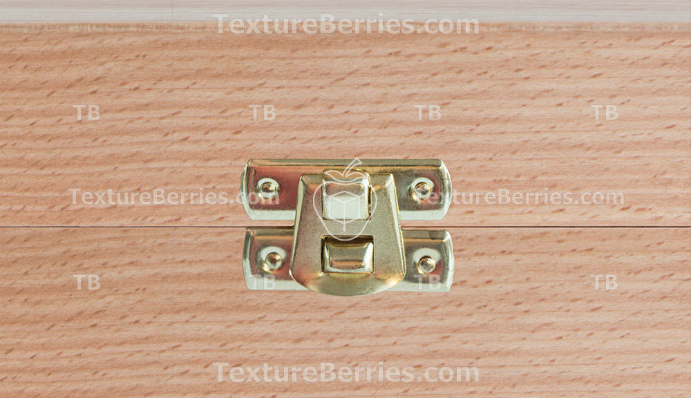 wooden-box-for-wine-closeup