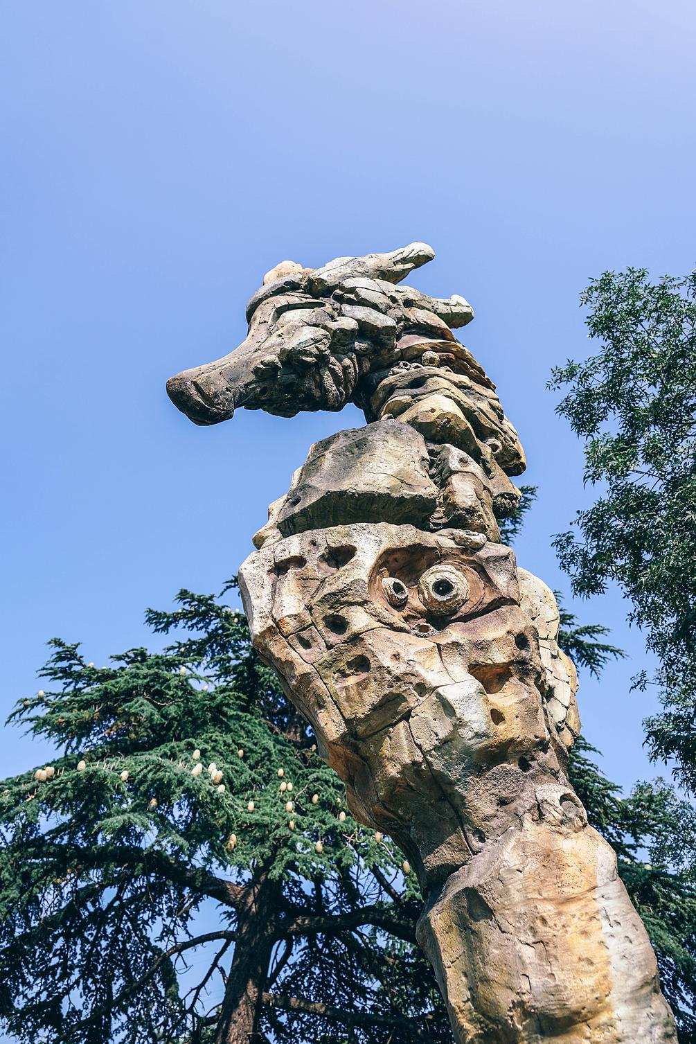 Closeup Shot of a Stone Seahorse Statue (4000 x 6000px)