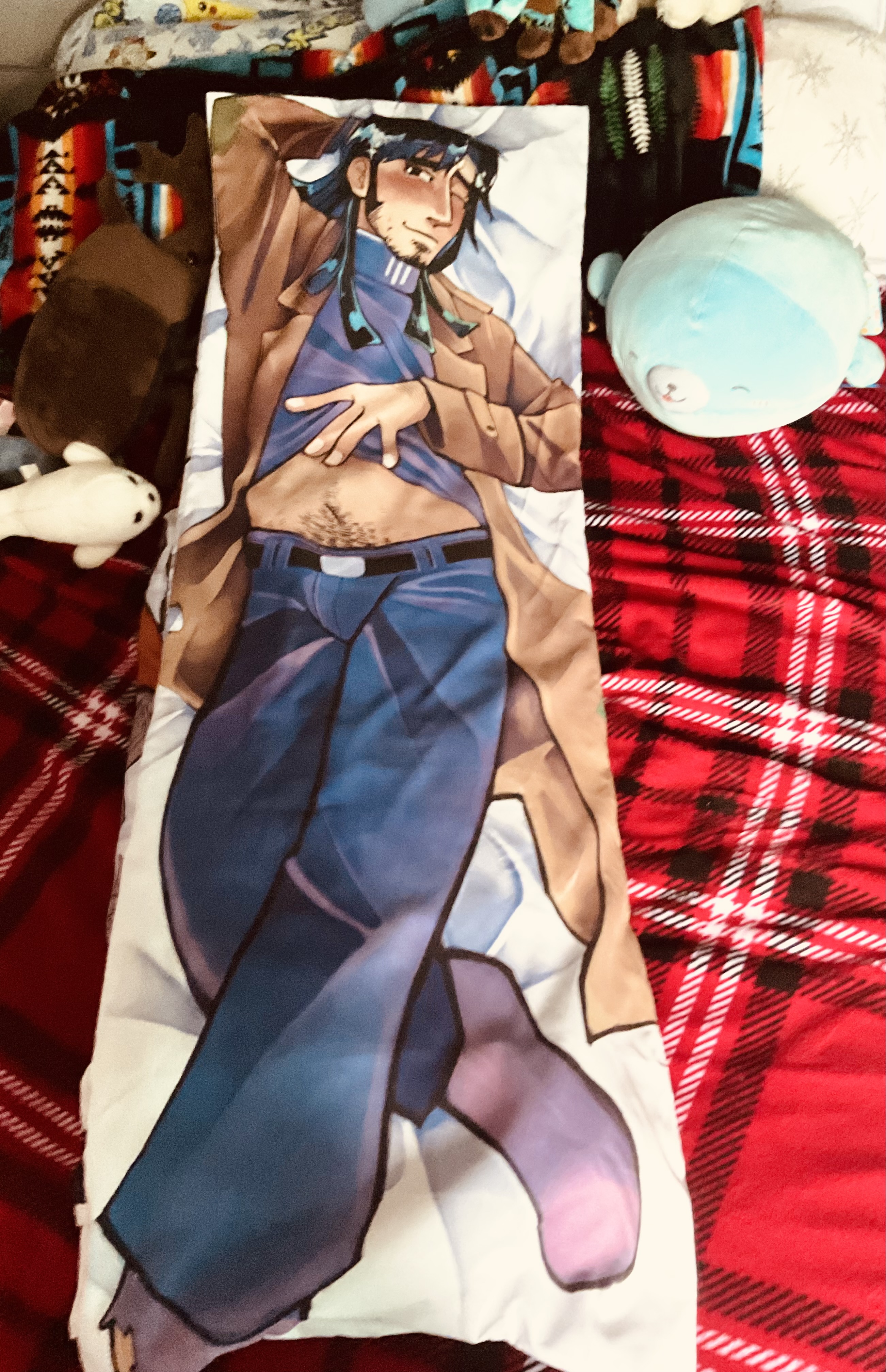 811 Leon/Accardi Body Pillows